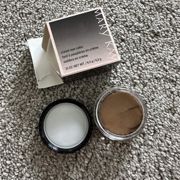 Mary Kay Cream Eye Color Iced Cocoa 025870 .15 Oz. Net Wt. - Picture 1 of 3
